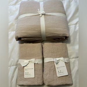 Pottery Barn Belgium Flax Duvet Cover and Shams - King/Cal King